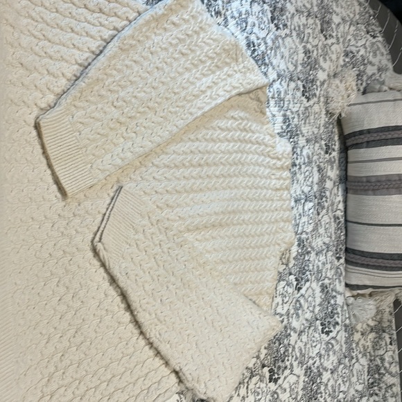 Burberry chunky knit sweater FINAL🔥 - Picture 4 of 4